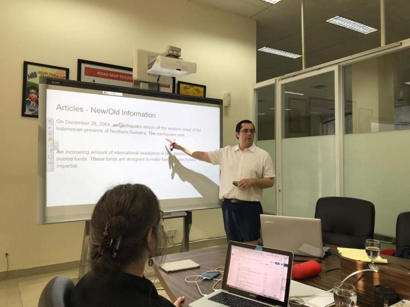 Teaching presentation on articles and grammar